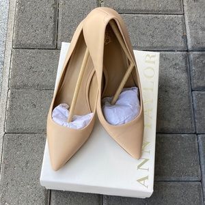 Ann Taylor Size 9 leather pump color camel